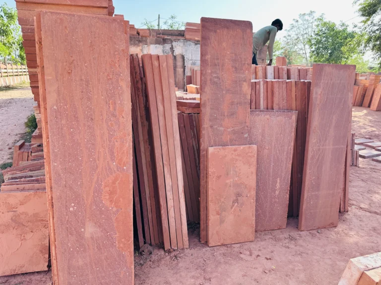 What are the properties of Dholpur stone?